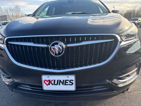 Used 2018 Buick Enclave Premium w/ Experience Buick Package image 4