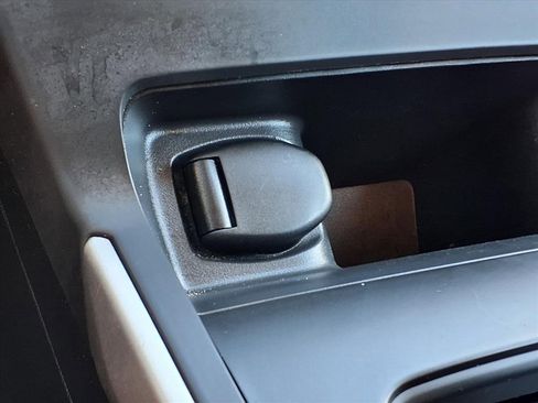 Used 2016 Nissan Sentra S image 15