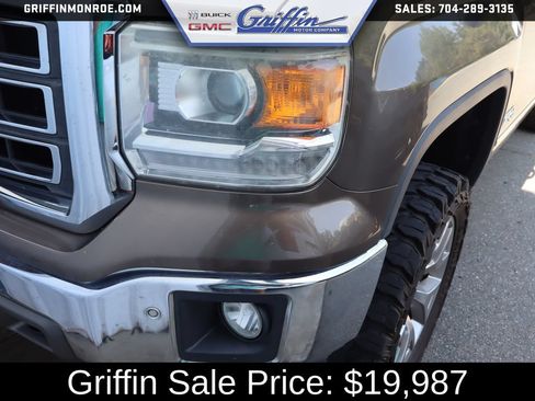 Used 2015 GMC Sierra 1500 SLT w/ SLT Crew Cab Value Package AWD/4WD image 8