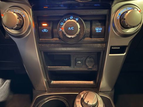 Used 2020 Toyota 4Runner SR5 Premium image 27