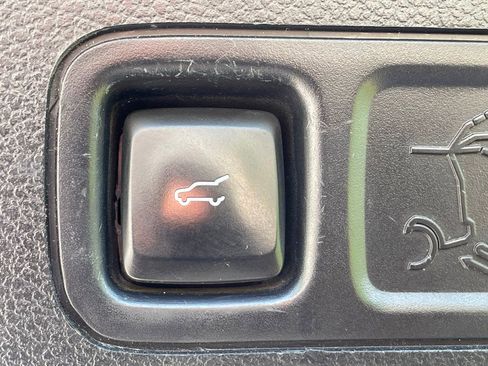 Used 2020 Lincoln Navigator Reserve image 24