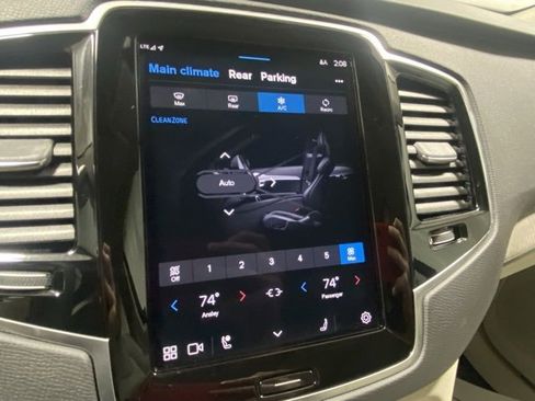 Used 2024 Volvo XC90 B6 Plus w/ Protection Package image 22