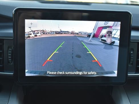 Used 2024 Ford Explorer XLT w/ Equipment Group 202A image 32