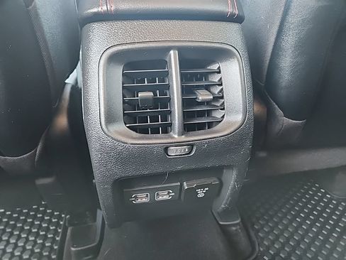Used 2022 Jeep Cherokee Trailhawk w/ Comfort/Convenience Group AWD/4WD image 34