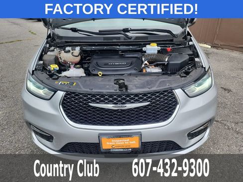 Used 2023 Chrysler Pacifica Touring-L FWD image 32