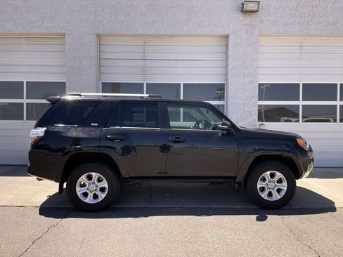 Used 2024 Toyota 4Runner SR5 Premium w/ Moonroof Package AWD/4WD image 1