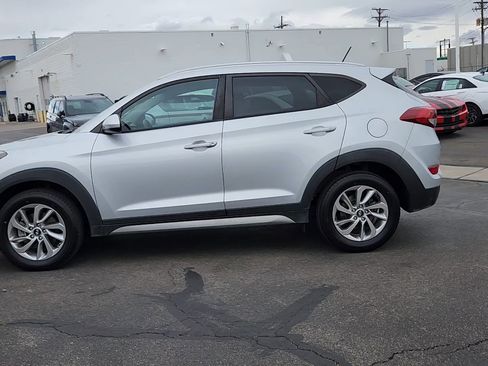 Used 2017 Hyundai Tucson SE image 2