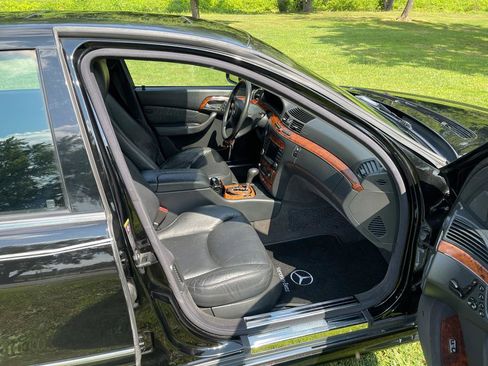 Used 2005 Mercedes-Benz S 500 4MATIC image 9