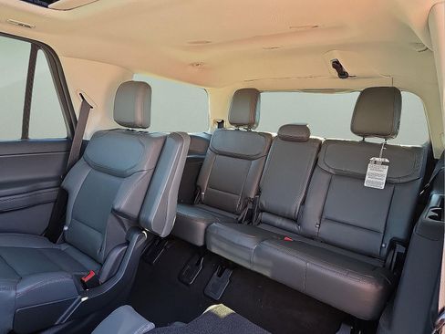 New 2025 Ford Expedition Active image 10