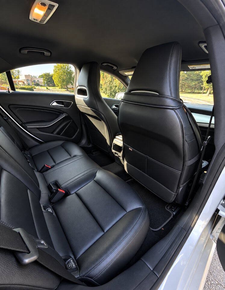 Used 2014 Mercedes-Benz CLA 250 image 8