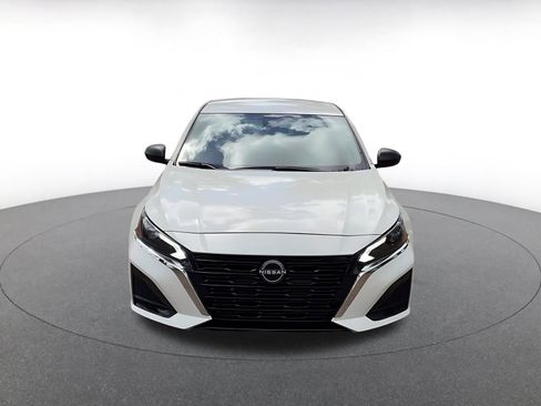 Used 2025 Nissan Altima 2.5 SV image 4