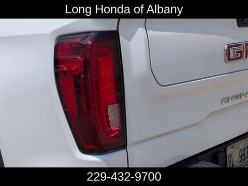 Used 2023 GMC Sierra 1500 Denali w/ Denali Reserve Package AWD/4WD image 9