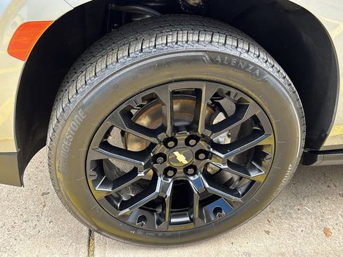 Used 2023 Chevrolet Tahoe High Country image 12