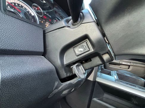 Used 2014 RAM 1500 Laramie w/ Convenience Group image 10