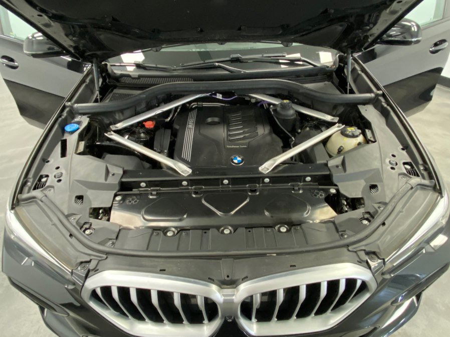 Used 2022 BMW X6 xDrive40i w/ M Sport Package AWD/4WD image 48