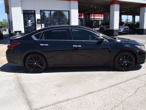 Used 2018 Nissan Altima 2.5 SR w/ SR Midnight Edition image 2