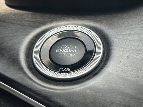 Used 2023 Jeep Grand Cherokee L Limited image 28