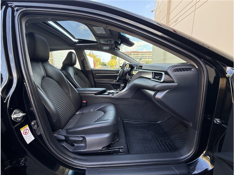 Used 2018 Toyota Camry SE w/ Audio Package FWD image 11