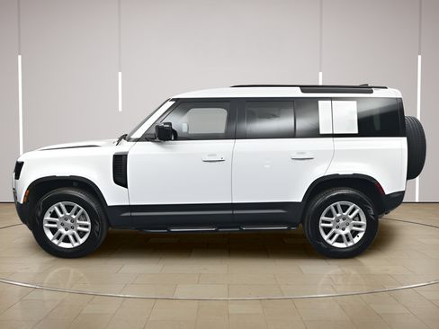 Used 2025 Land Rover Defender 110 S AWD/4WD image 2