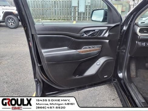 Used 2021 GMC Acadia Denali w/ Denali Ultimate Package image 13