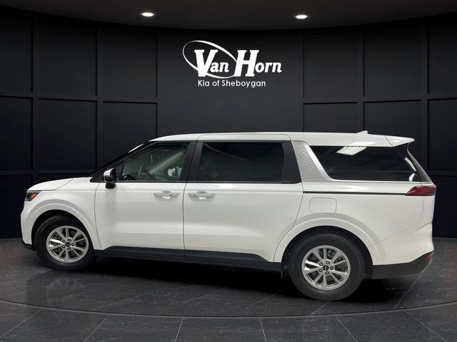 Used 2024 Kia Carnival LX FWD image 4
