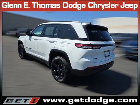 New 2025 Jeep Grand Cherokee Laredo image 6