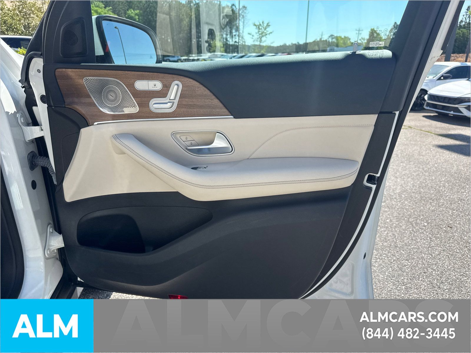 Used 2023 Mercedes-Benz GLE 350 4MATIC w/ Premium Package image 16