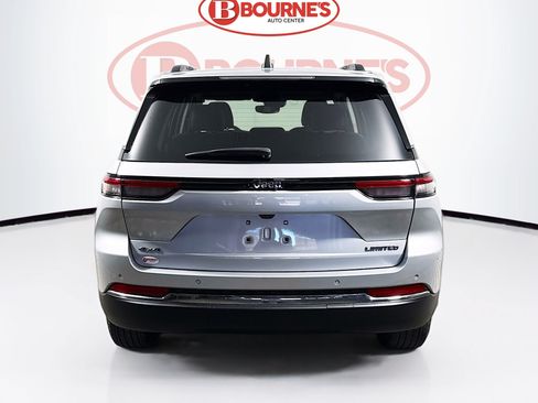 Used 2023 Jeep Grand Cherokee Limited AWD/4WD image 10