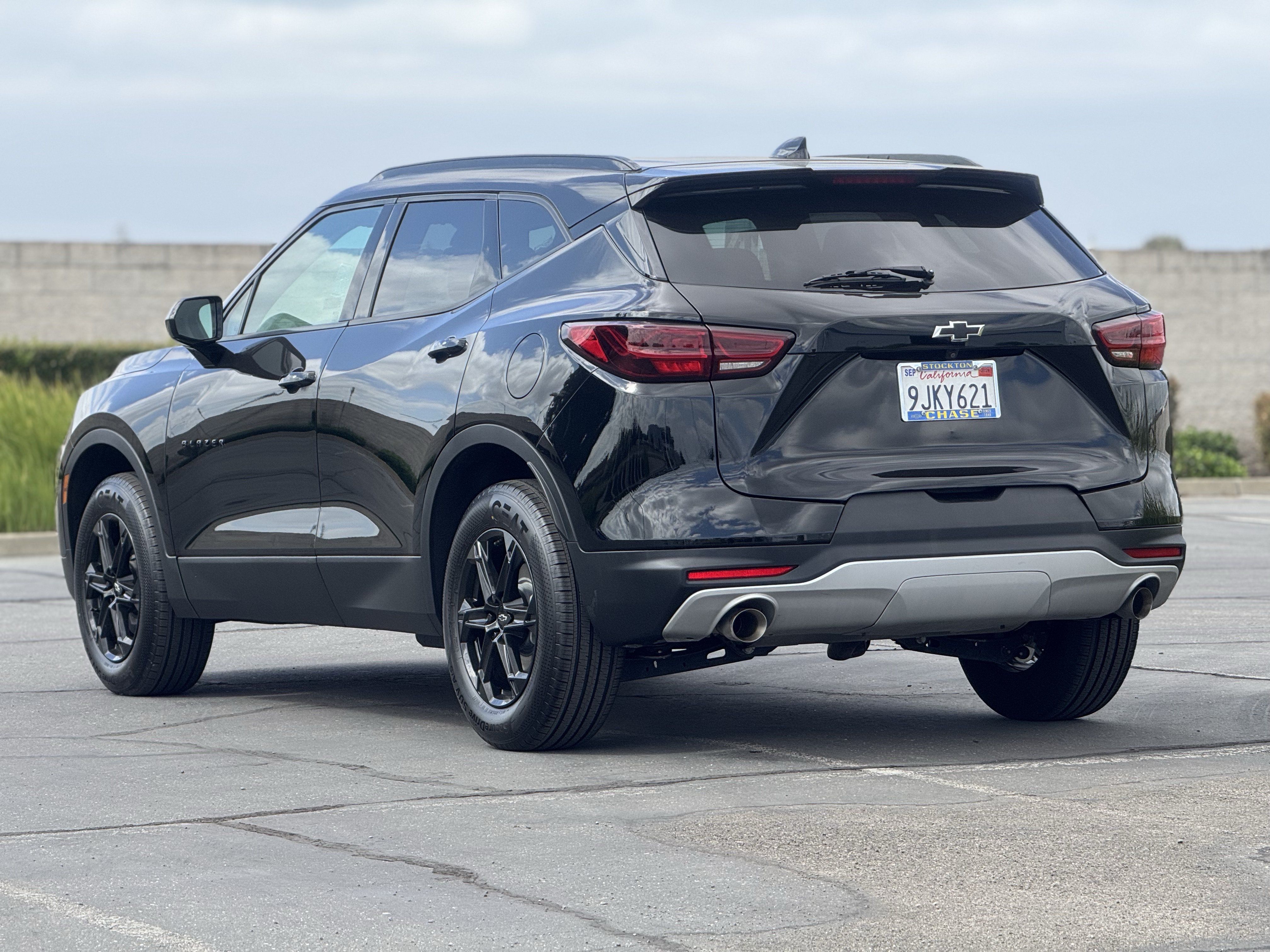 Used 2023 Chevrolet Blazer LT w/ Midnight/Sport Edition FWD image 5