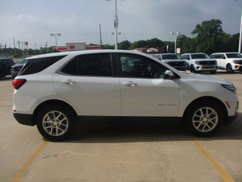 Used 2023 Chevrolet Equinox LT FWD image 8