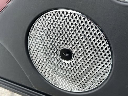 Certified 2023 Bentley Bentayga Extended Wheelbase image 36