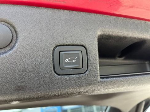 Used 2018 Chevrolet Equinox Premier FWD image 7