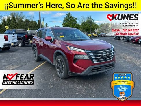 Used 2025 Nissan Rogue SV AWD/4WD image 1