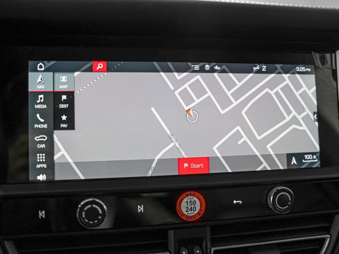 Certified 2023 Porsche Macan S AWD/4WD image 23
