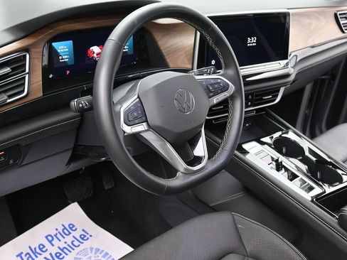 Used 2026 Volkswagen Atlas SE FWD image 15