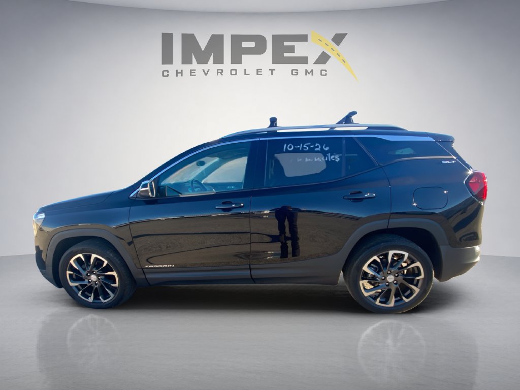 Used 2022 GMC Terrain SLT w/ Infotainment Package II AWD/4WD image 2