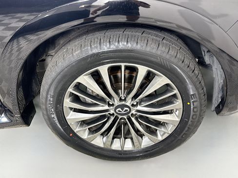Used 2019 INFINITI QX80 Luxe w/ Proactive Package image 32