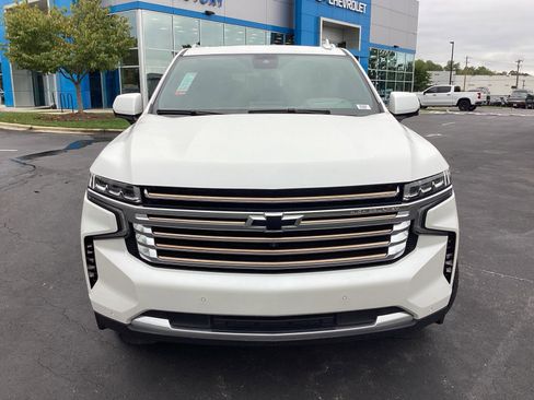 Used 2023 Chevrolet Suburban High Country w/ Premium Package 2 image 4
