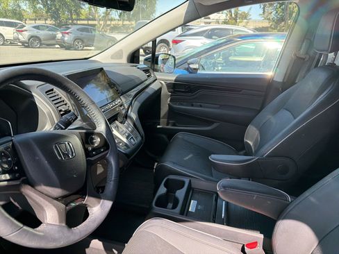 Used 2024 Honda Odyssey Elite image 6