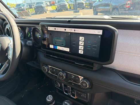 Certified 2025 Jeep Wrangler Unlimited Sahara AWD/4WD image 14
