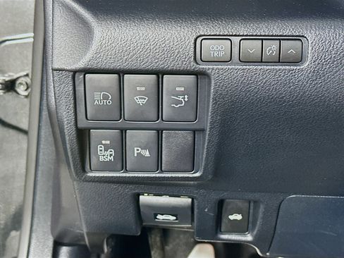 Used 2019 Lexus RC F F image 10