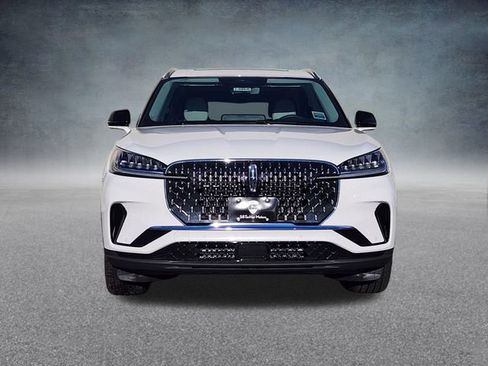 New 2026 Lincoln Aviator Reserve w/ Luxury Package image 2