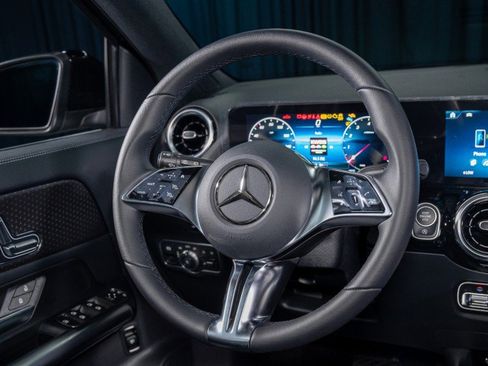New 2025 Mercedes-Benz GLA 250 image 15