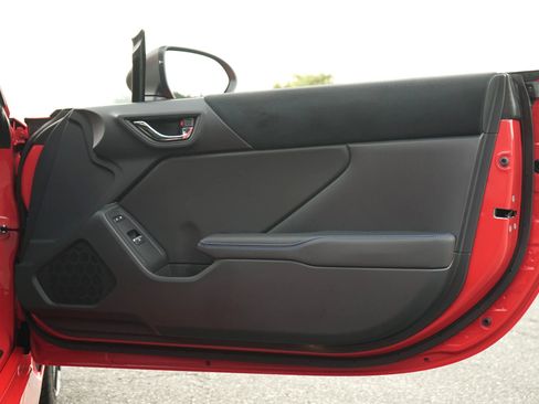 Used 2025 Subaru BRZ tS image 39