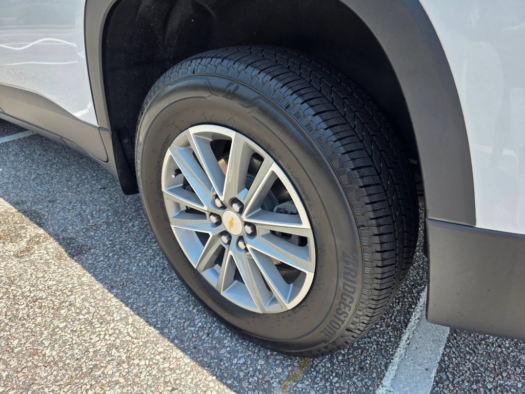 Certified 2023 Chevrolet Traverse LT FWD image 34