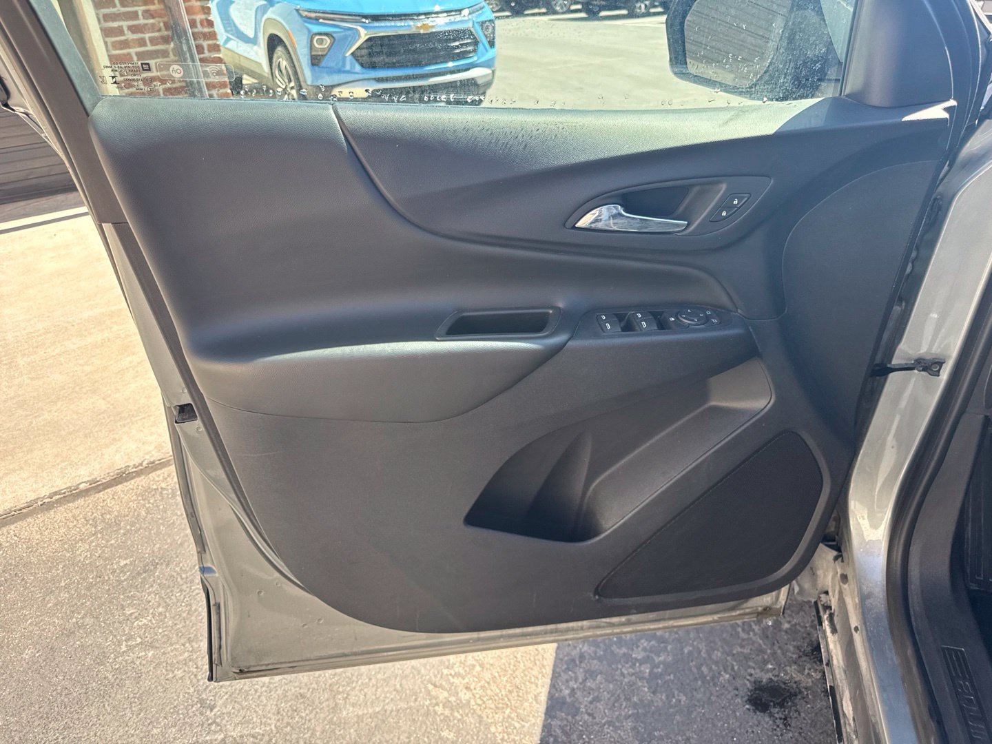 Used 2023 Chevrolet Equinox LT AWD/4WD image 18