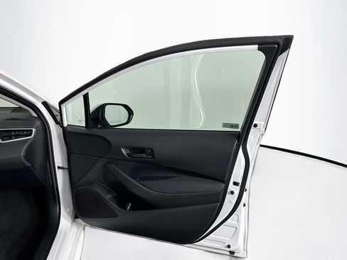 Used 2024 Toyota Corolla LE image 30