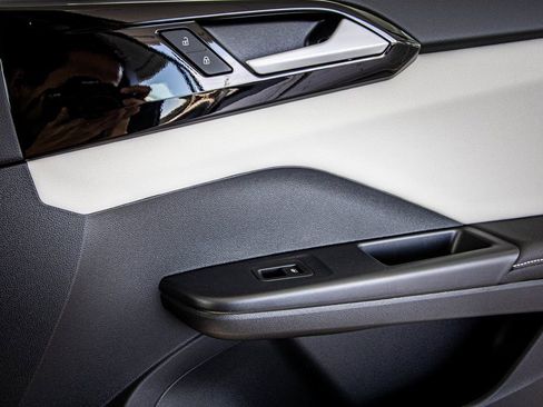 New 2026 Volkswagen Taos S image 42