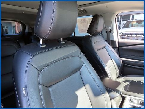 Used 2021 Ford Explorer Limited w/ Hybrid Equipment Group 310A image 9