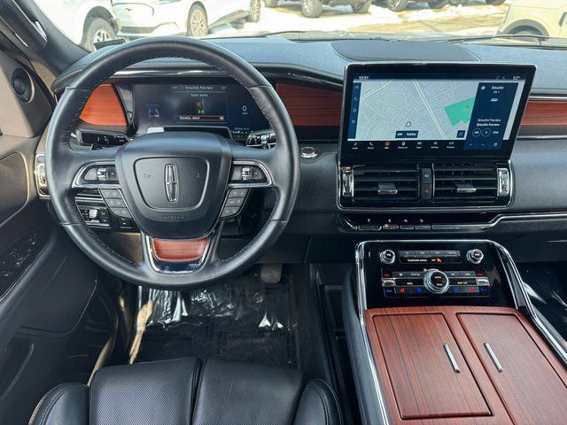 Used 2022 Lincoln Navigator L Reserve AWD/4WD image 4